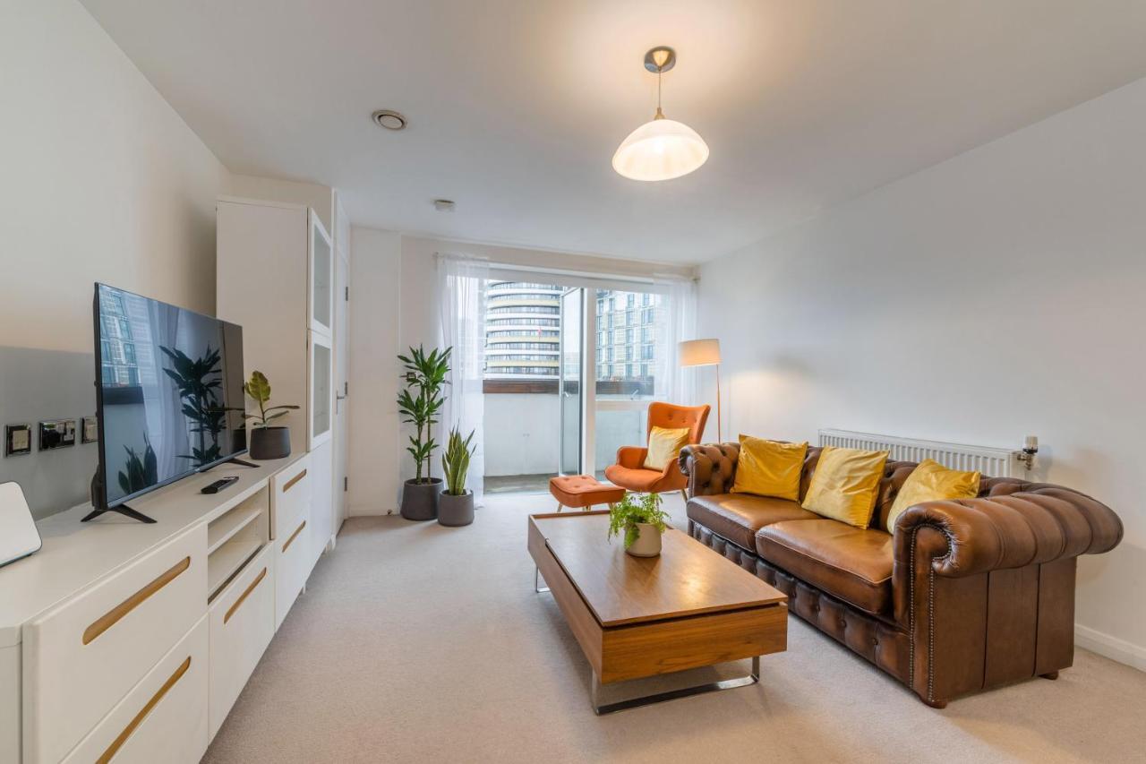 Luxury 2 Bedroom Large Balcony 5 Minutes To Kensington, Holland Park, Westfield Shopping Centre, Portobello Market London Kültér fotó